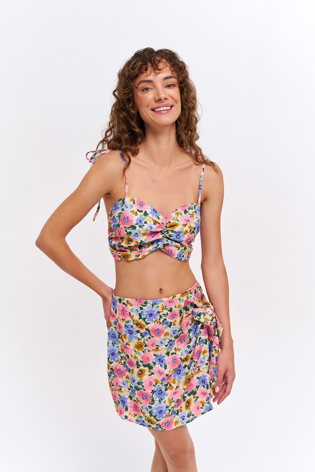 Büzgü Detaylı Çiçekli Crop Bluz Pembe