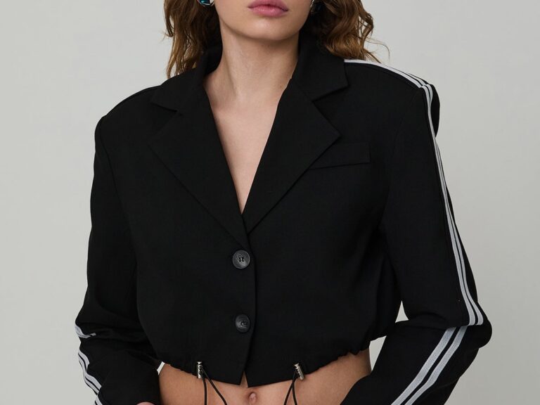 Şerit Detaylı Düğmeli Crop Blazer Ceket Siyah