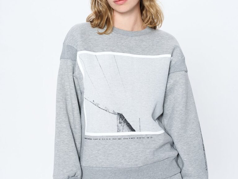 Sırtı Fermuar Detaylı Baskılı Sweatshirt Gri