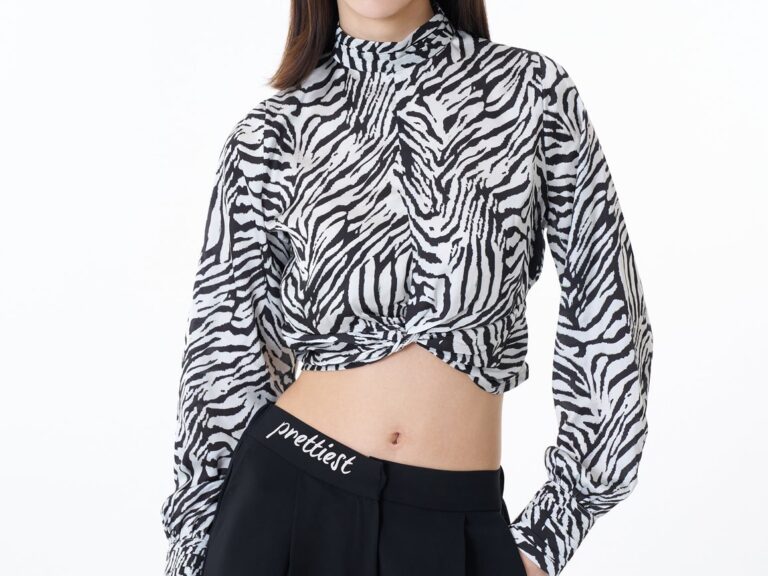 Dik Yakalı Zebra Desen Bluz Siyah