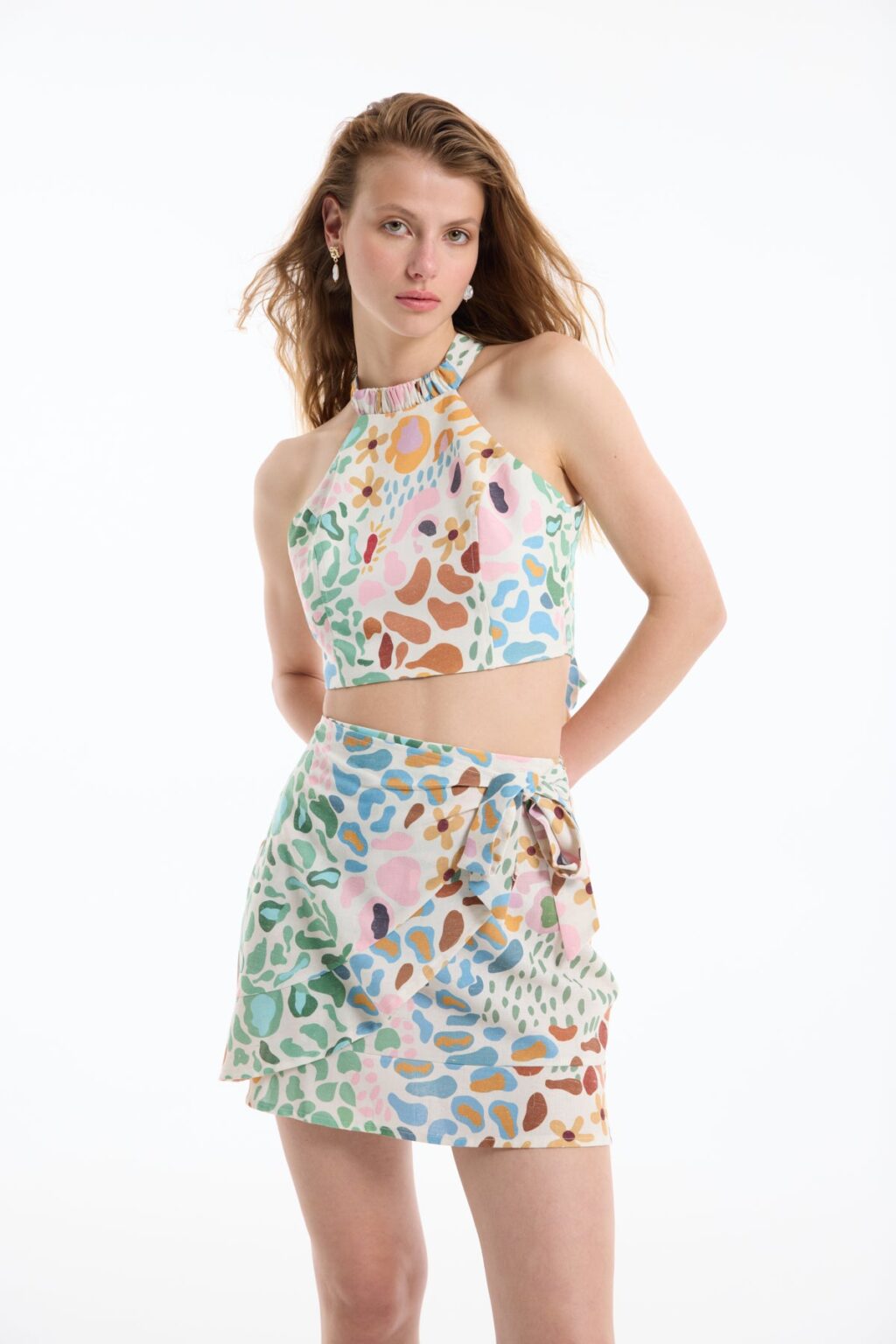 Sırt Bağlamalı Desenli Keten Crop Bluz Naturel