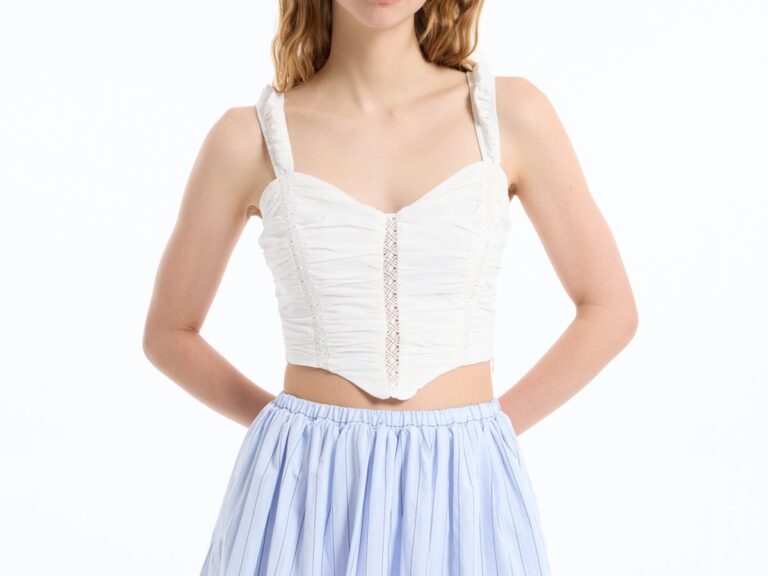 Dantel Detaylı Drapeli Crop Bluz Ekru