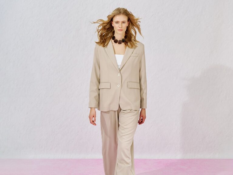 Sırtı Pencere Yırtmaçlı Blazer Ceket Bej
