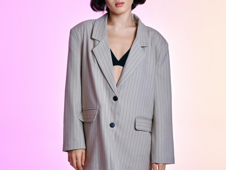 İnce Çizgili Düğmeli Oversize Blazer Ceket Bej