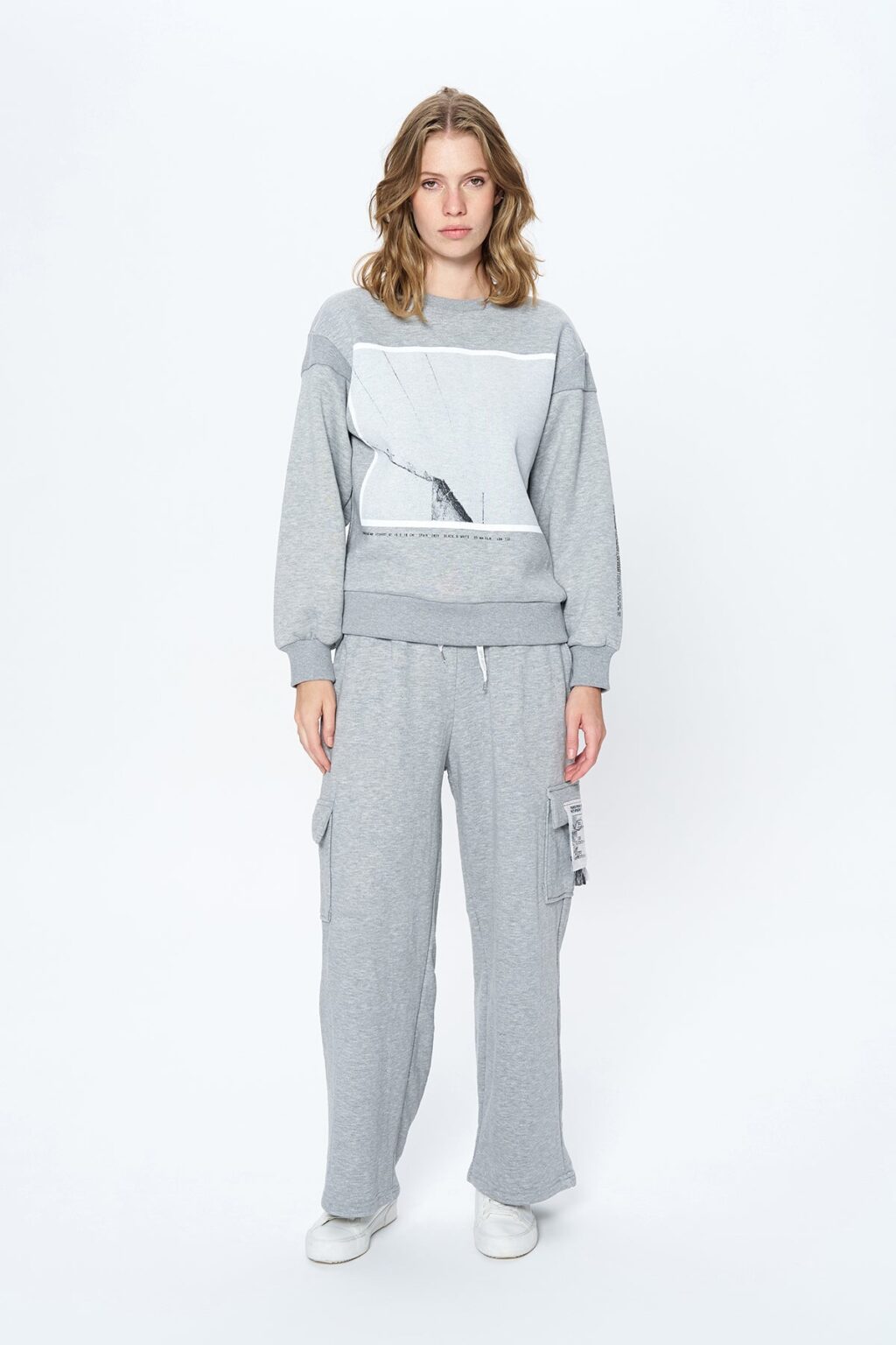 Sırtı Fermuar Detaylı Baskılı Sweatshirt Gri